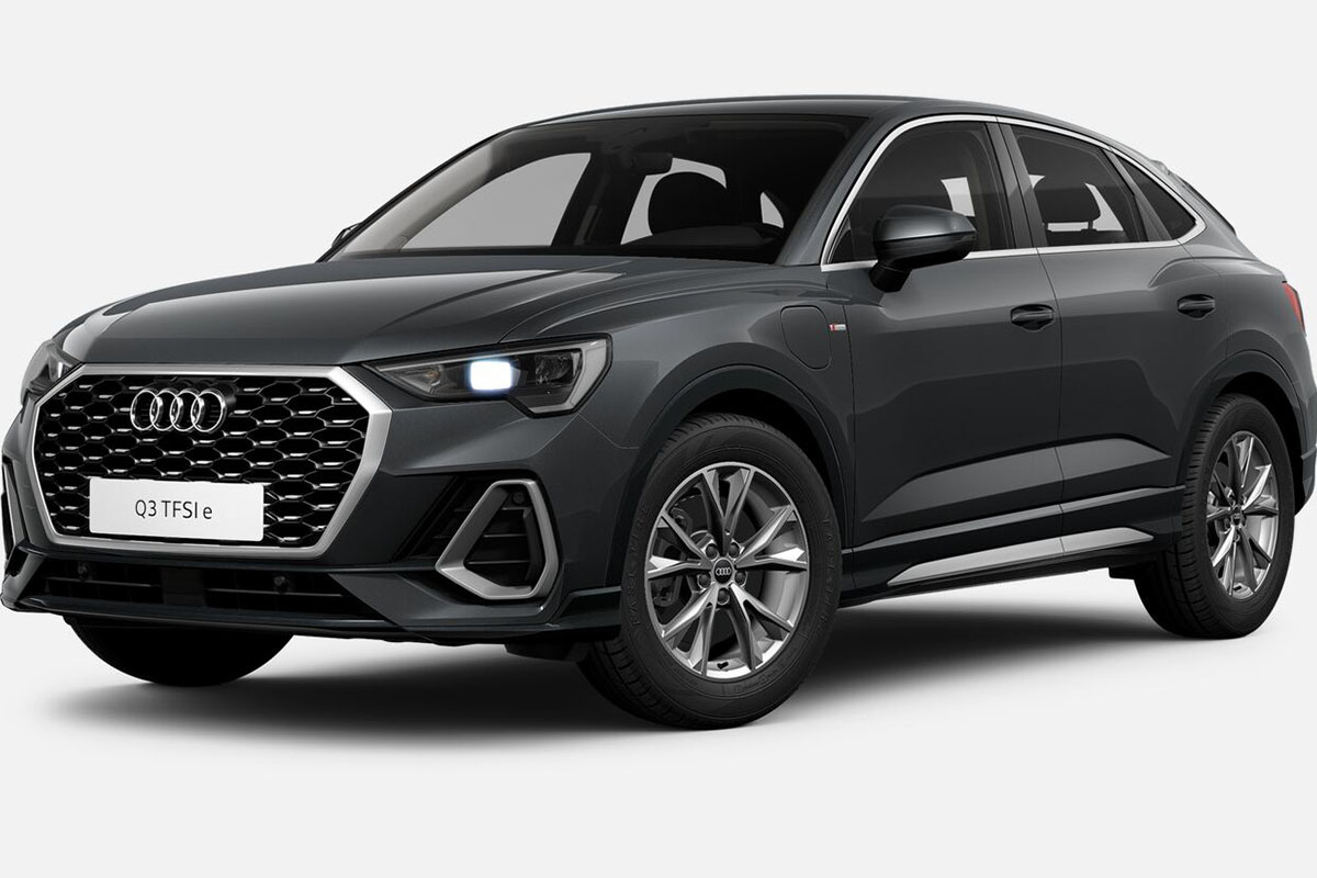 dunkelgrauer Audi Q3 Sportback TFSI e seitliche Frontansicht 