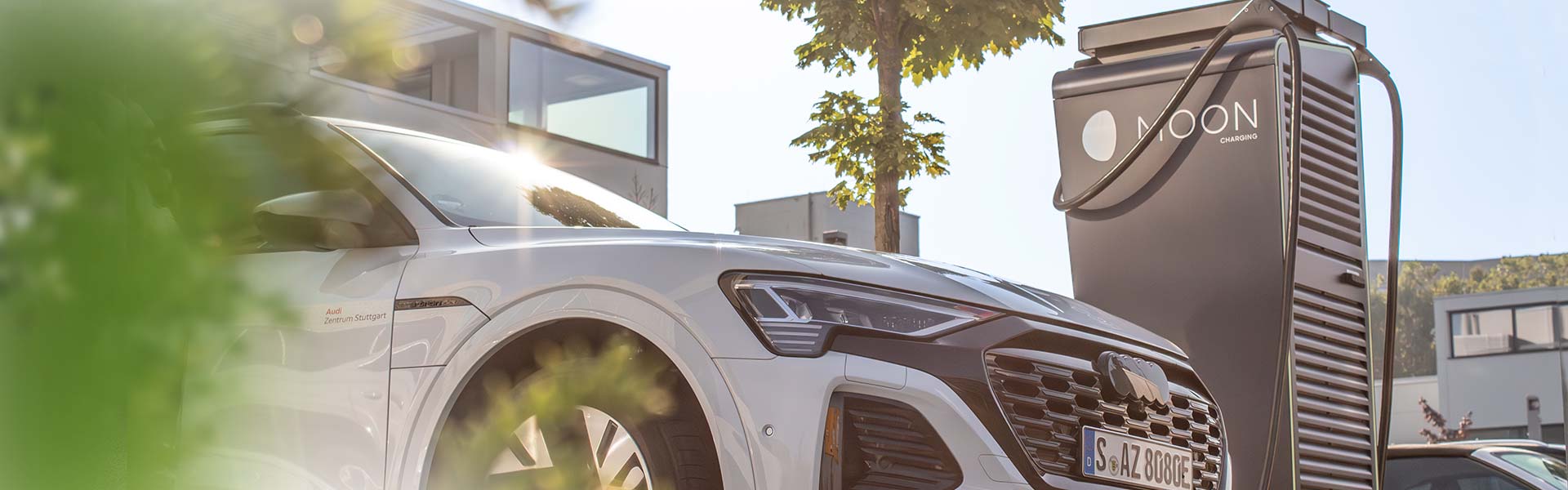 &Ouml;ffentliche Lades&auml;ule im Audi Zentrum Stuttgart