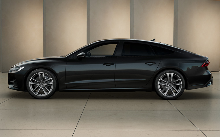 schwarzer Audi A7 Sportback seitlich