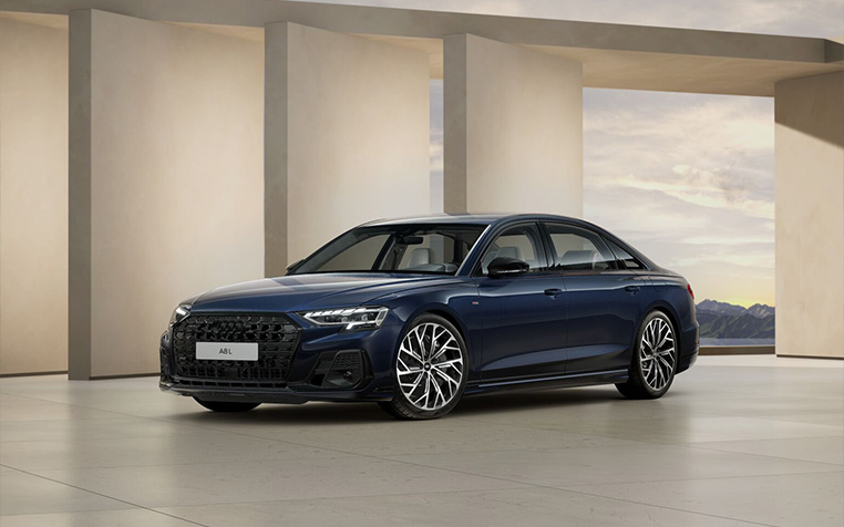 Audi A8 L TFSI e in Firmamentblau Metallic