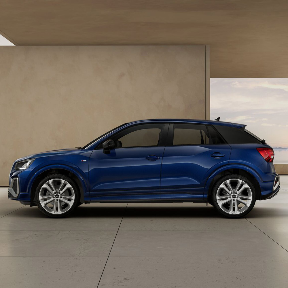 Audi Q2 in Navarrablau Metallic in der Seitenansicht