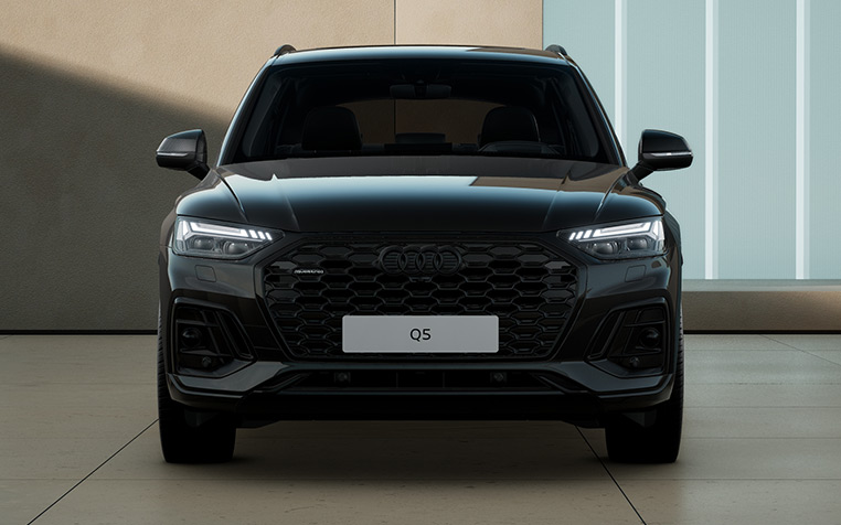 Schwarzer Audi Q5 Sportback Front
