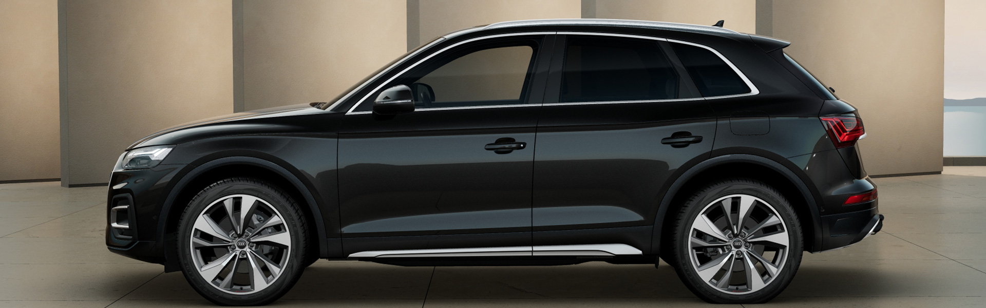 Audi Q5 TFSI e seitlich 