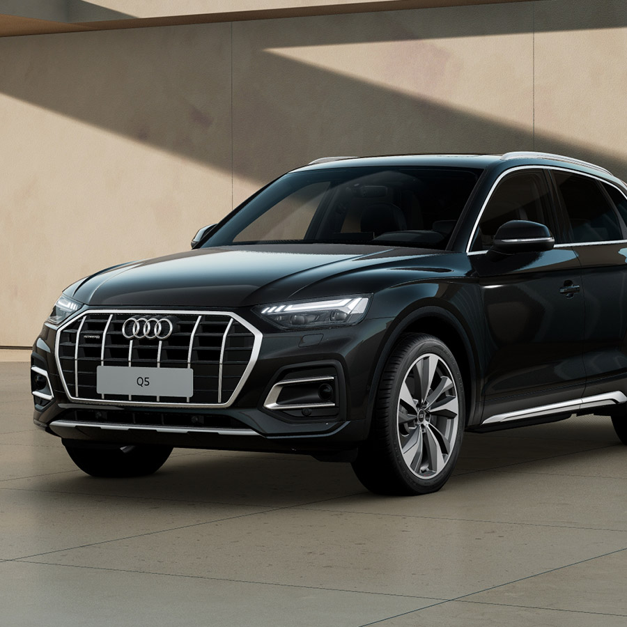 Audi Q5 TFSI e in schwarz seitlich