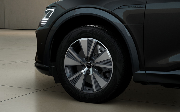 Felge eines Audi Q8 Sportback e-tron