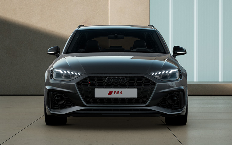 Front Audi RS 4 Avant in Daytonagrau Perleffekt