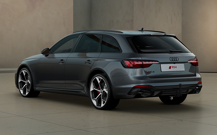 Audi RS 4 Avant in Daytonagrau Perleffekt seitliches Heck