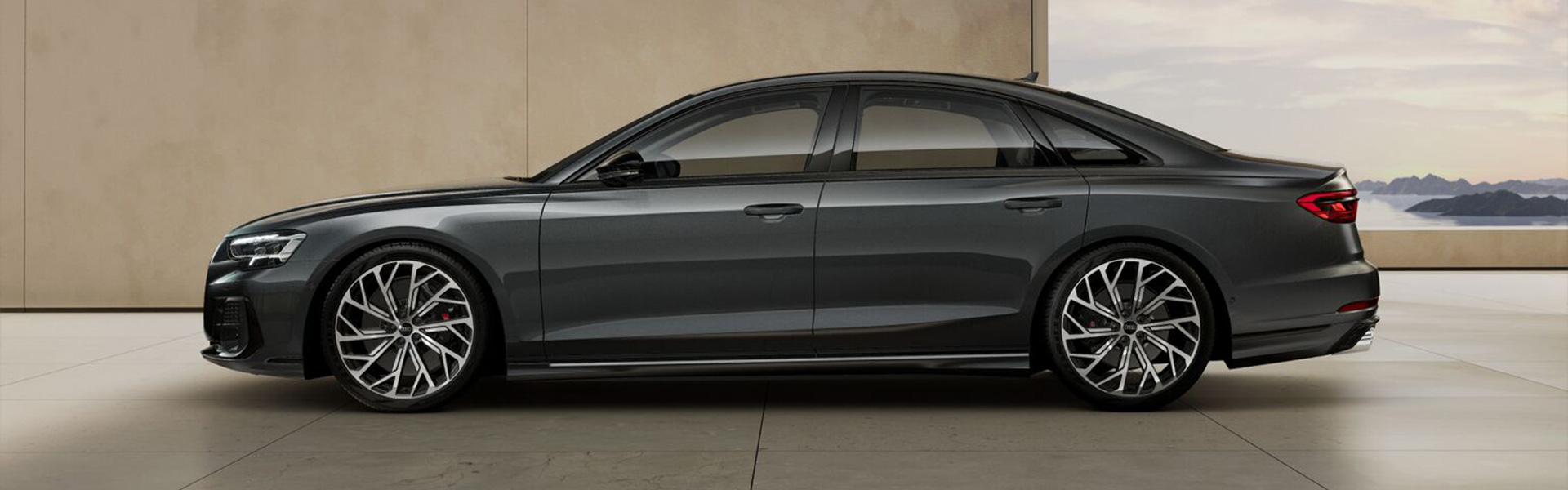 Audi S8 in Daytonagrau Perleffekt seitliche Ansicht. 