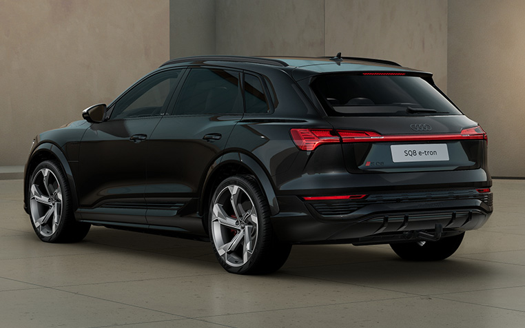 Heck eines Audi SQ8 SUV e-tron 