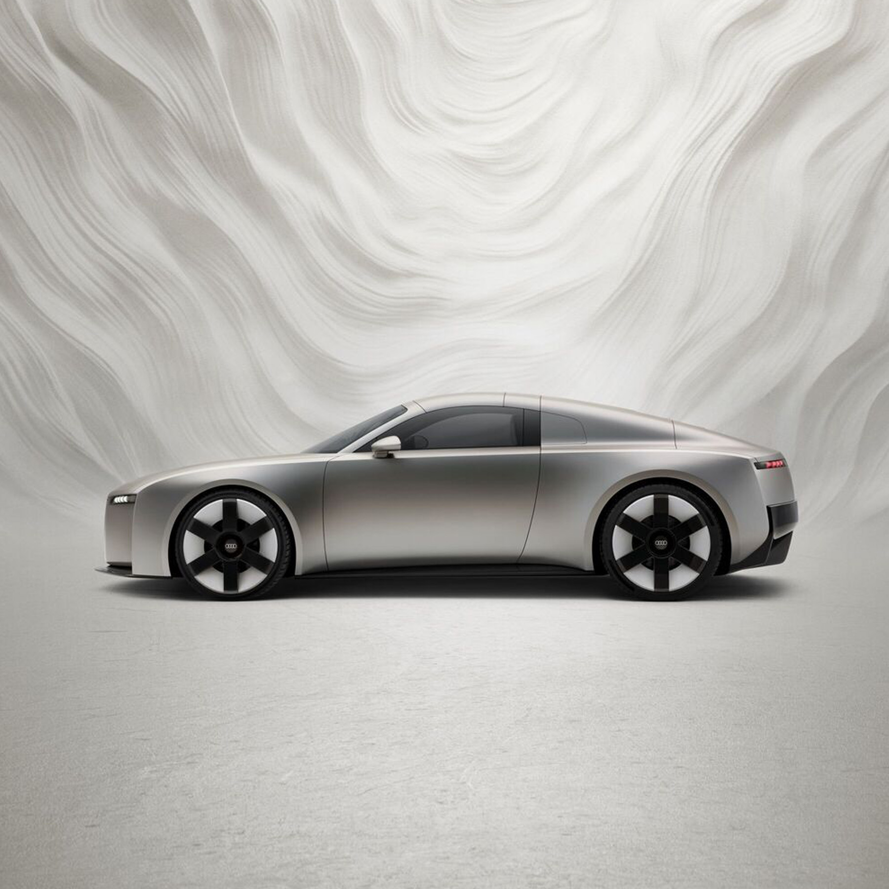 Ein silberfarbenes Concept Car von der Seite in virtueller Umgebung
